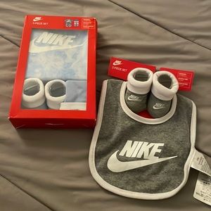 New Nike baby sets.